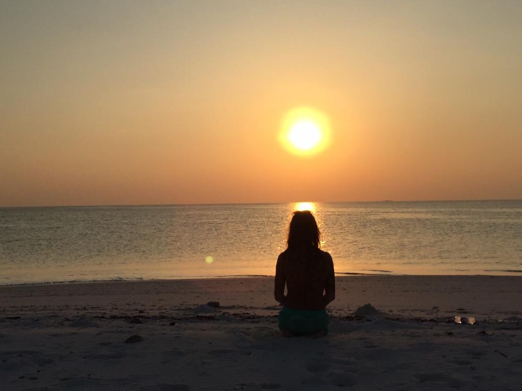 Отель Island Guest Maamendhoo Экстерьер фото