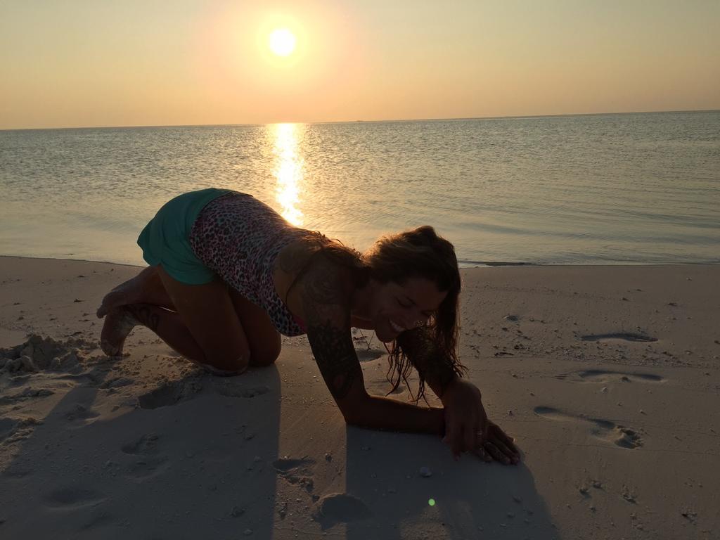 Отель Island Guest Maamendhoo Экстерьер фото
