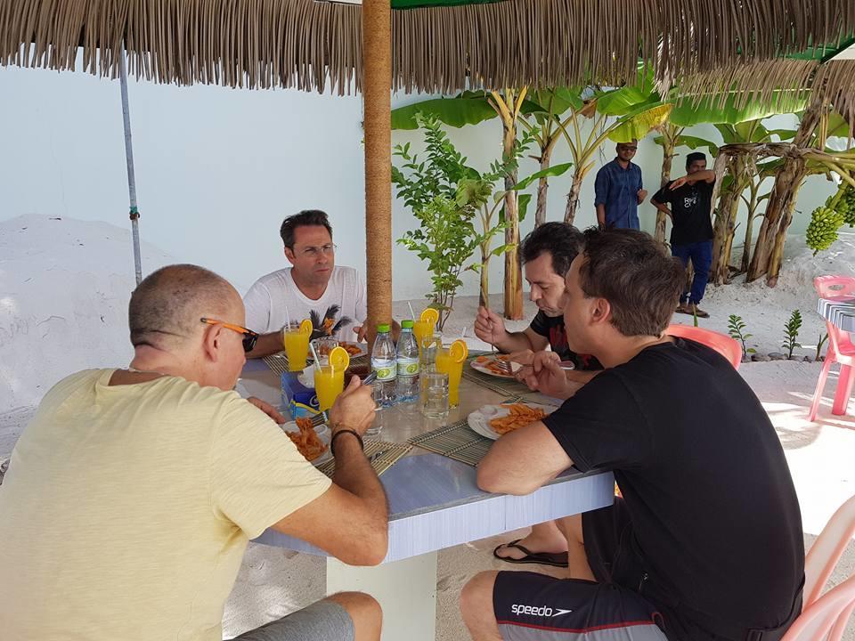 Отель Island Guest Maamendhoo Экстерьер фото