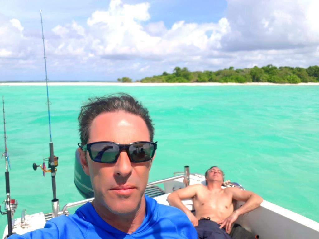 Отель Island Guest Maamendhoo Экстерьер фото
